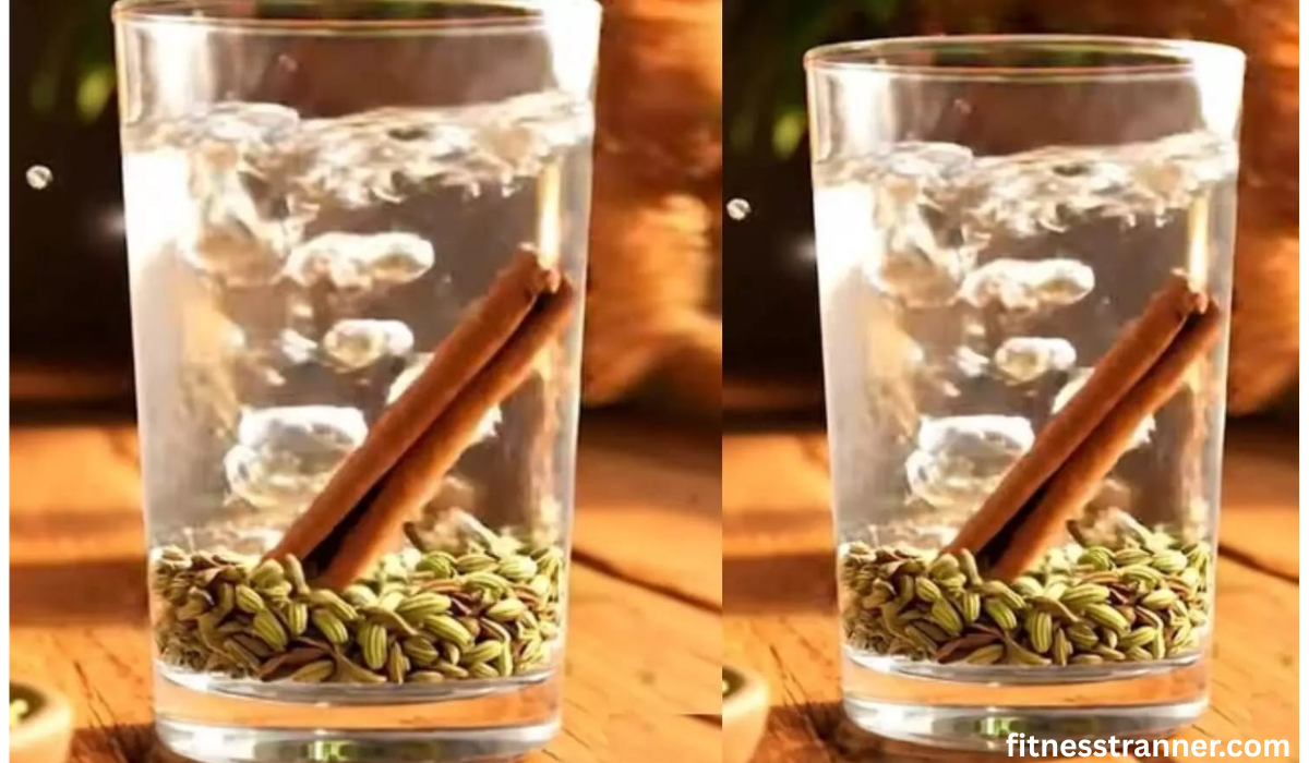 हेल्थ टिप्स सुबह खाली पेट नींबू शहद गुनगुना पानी पीते हुए व्यक्ति