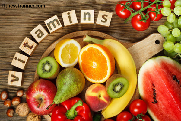 विटामिन्स और सप्लीमेंट्स की बोतलें, मल्टीविटामिन कैप्सूल और हेल्थ टैबलेट्स टेबल पर रखी हुई