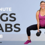 “घर पर स्क्वाट्स, लंजेस और प्लैंक करते हुए व्यक्ति – Legs and Abs Workout