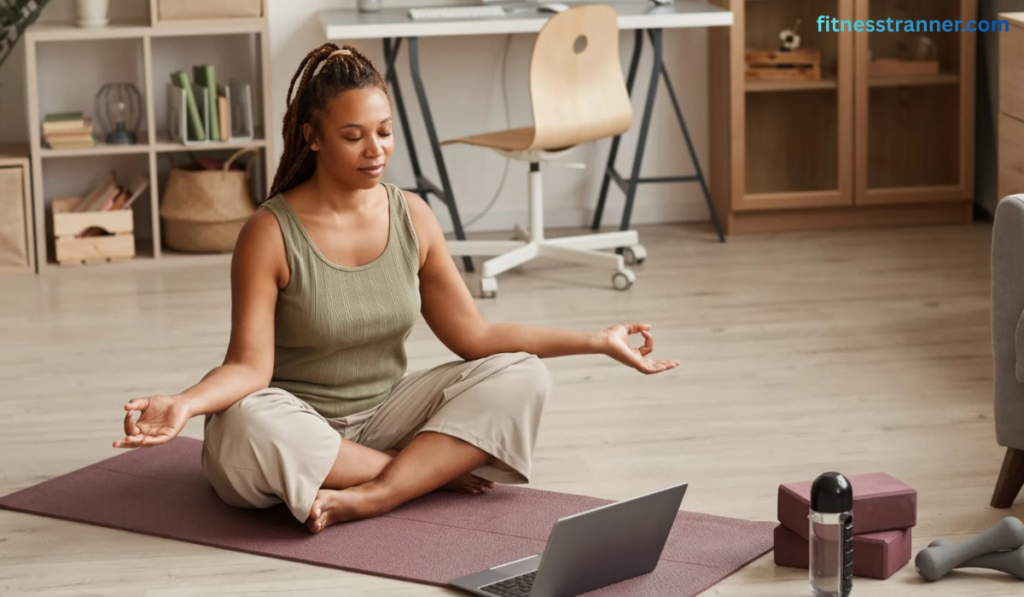 शुरुआती लोगों के लिए योगासन जो शरीर मजबूत बनाते हैं